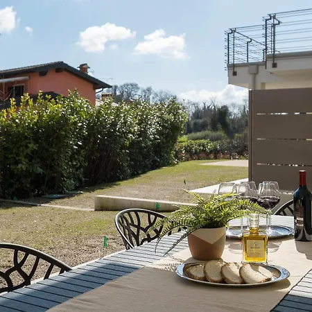 Luxury Gardenia With Private Pool Padenghe sul Garda