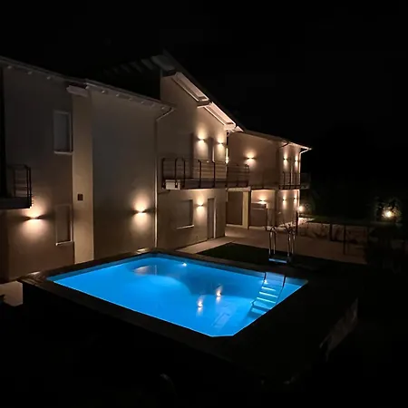 Luxury Gardenia With Private Pool Padenghe sul Garda